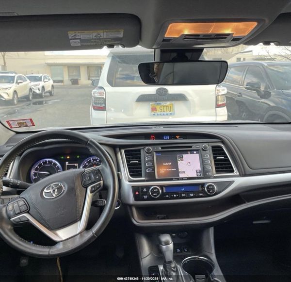 2019 TOYOTA HIGHLANDER XLE