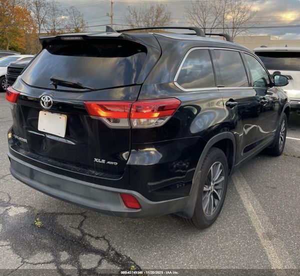 2019 TOYOTA HIGHLANDER XLE