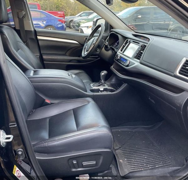 2019 TOYOTA HIGHLANDER XLE