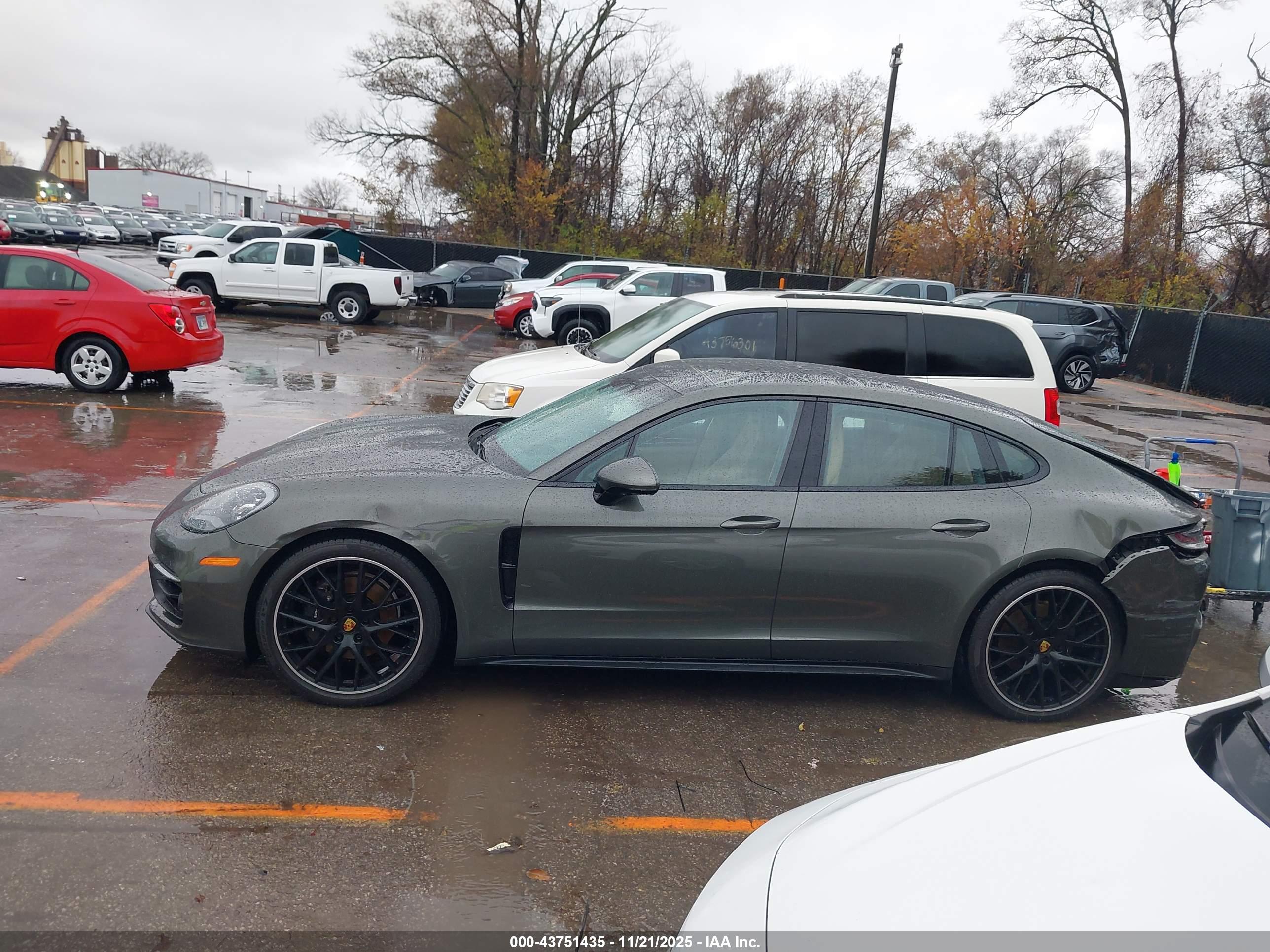 2023 PORSCHE PANAMERA