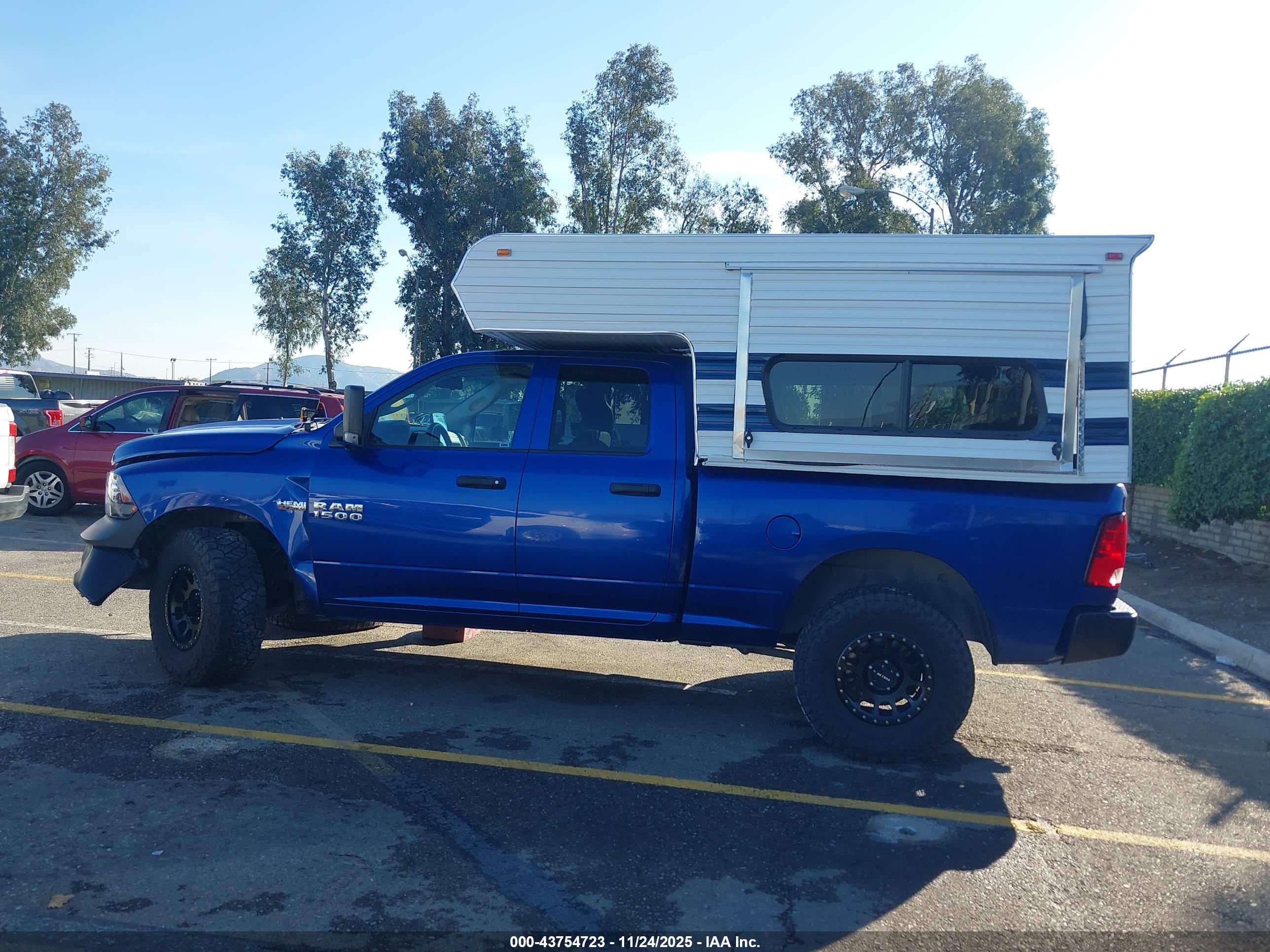 2017 RAM 1500 TRADESMAN  4X4 6'4 BOX