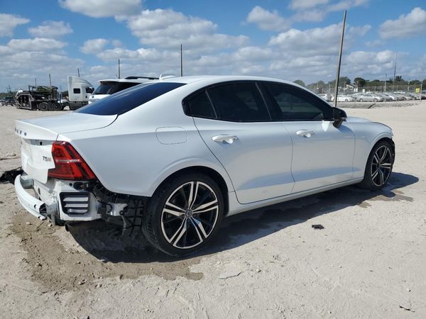2020 VOLVO S60
