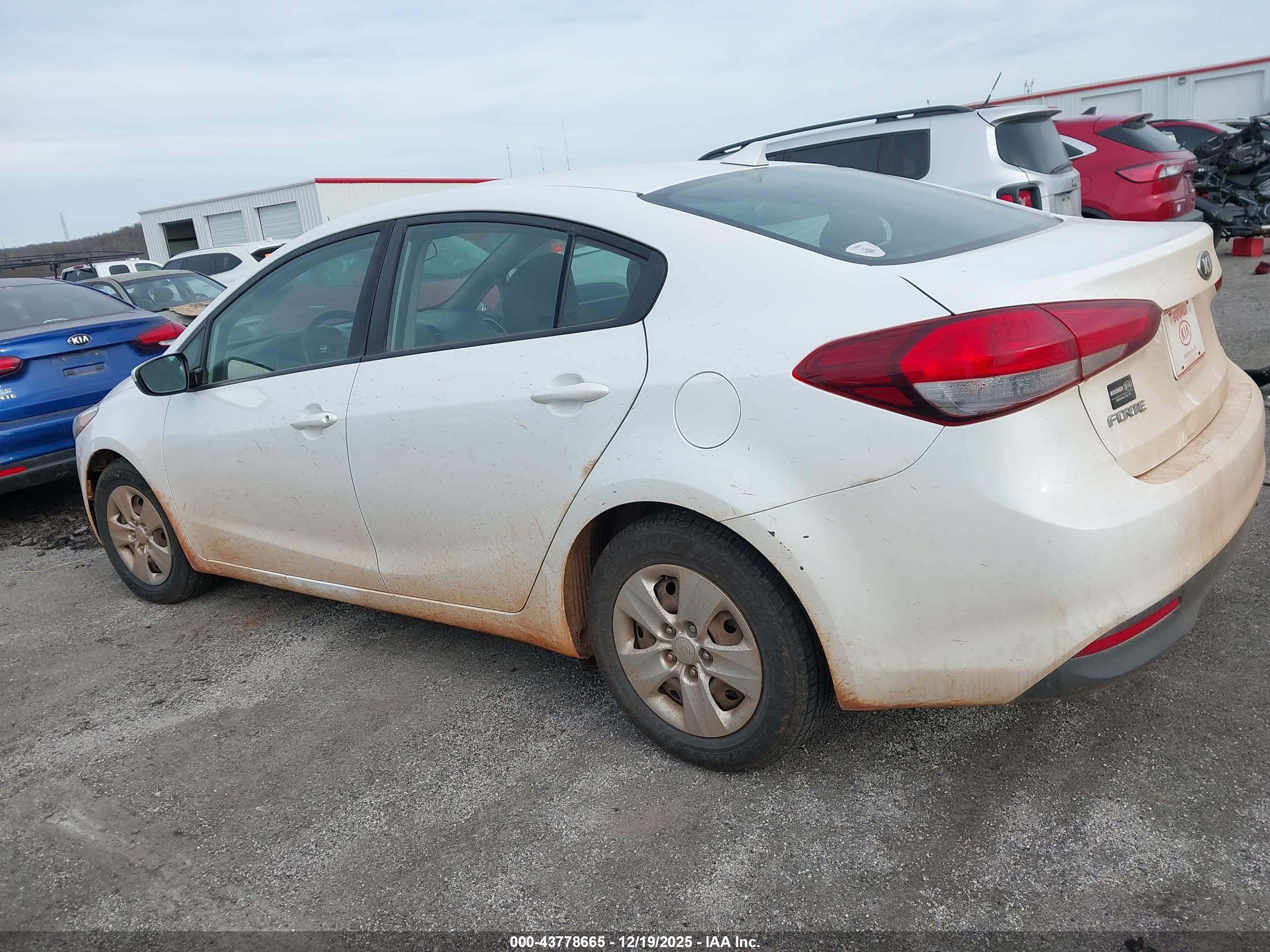 2017 KIA FORTE LX