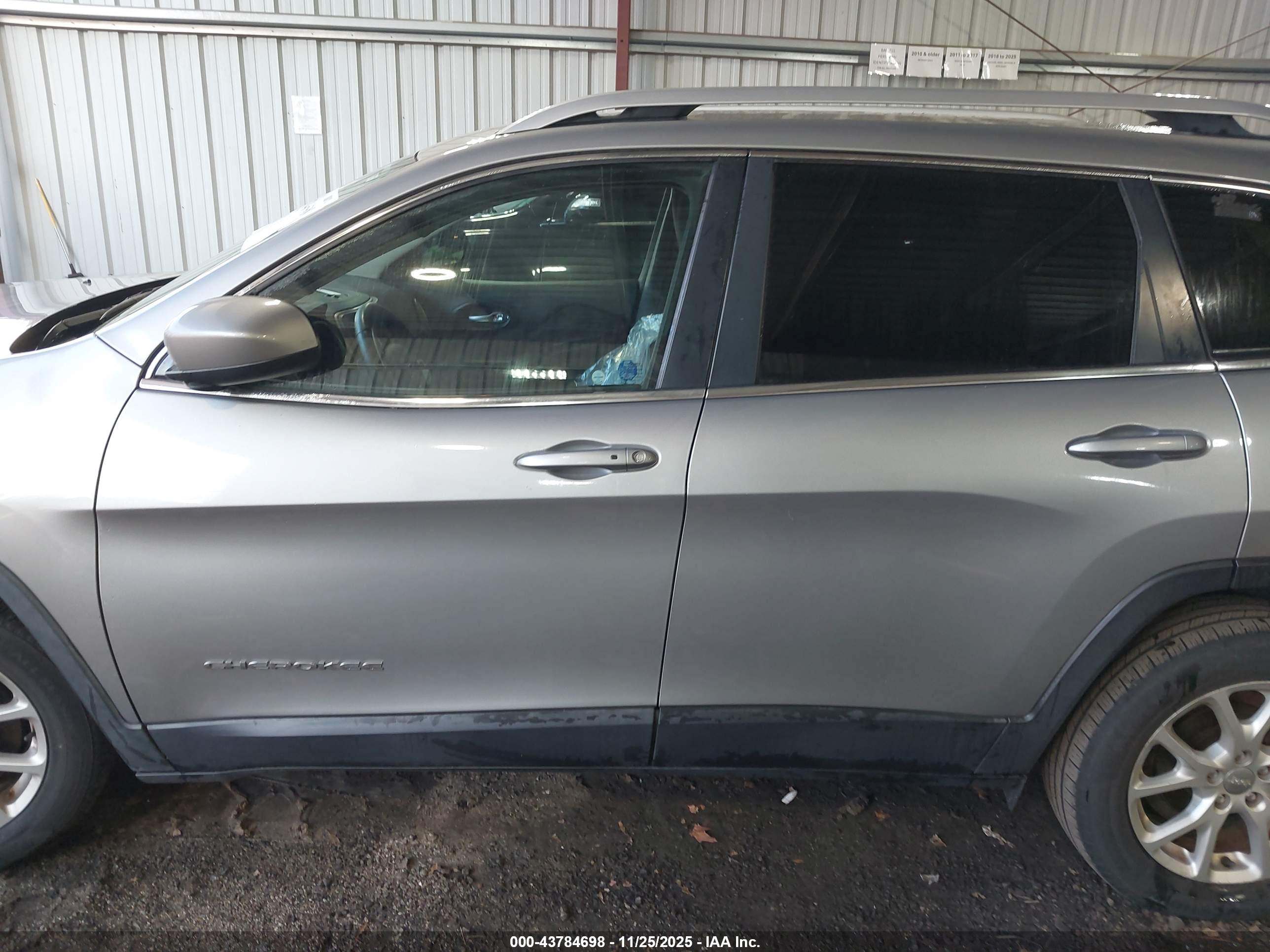 2016 JEEP CHEROKEE LATITUDE