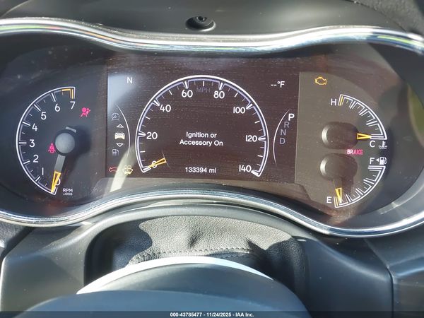 2019 JEEP GRAND CHEROKEE ALTITUDE 4X2