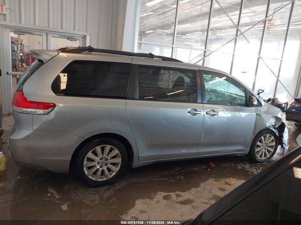 2014 TOYOTA SIENNA LIMITED 7 PASSENGER