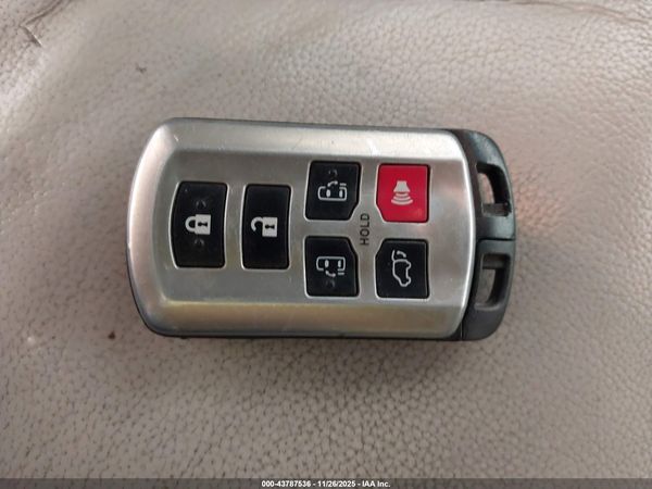 2014 TOYOTA SIENNA LIMITED 7 PASSENGER