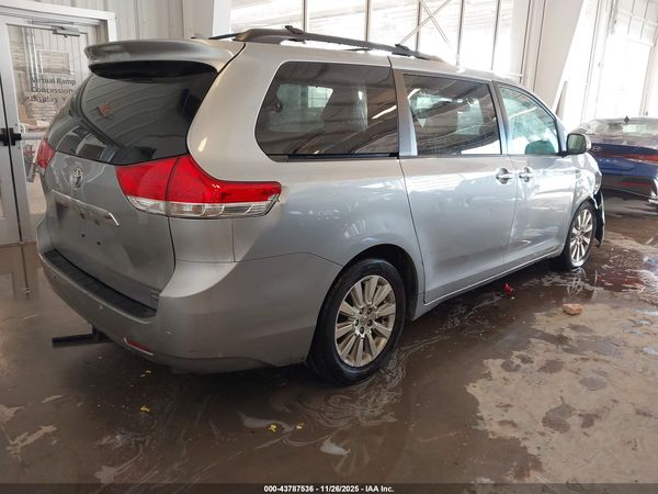 2014 TOYOTA SIENNA LIMITED 7 PASSENGER