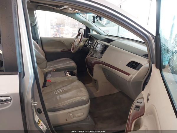 2014 TOYOTA SIENNA LIMITED 7 PASSENGER