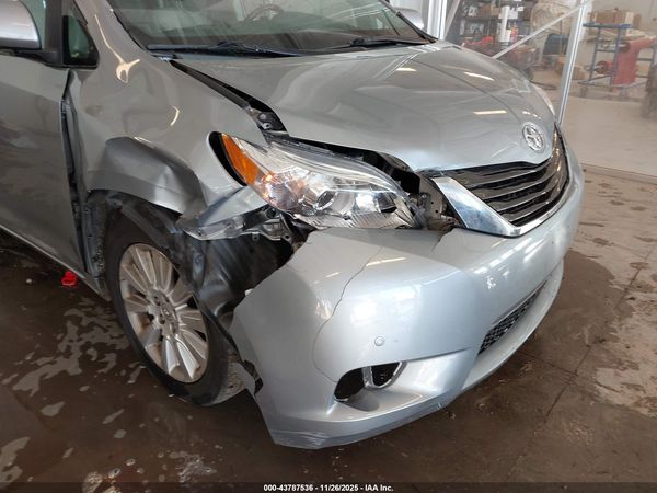 2014 TOYOTA SIENNA LIMITED 7 PASSENGER
