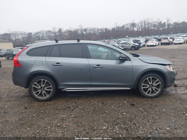 2017 VOLVO V60 CROSS COUNTRY T5