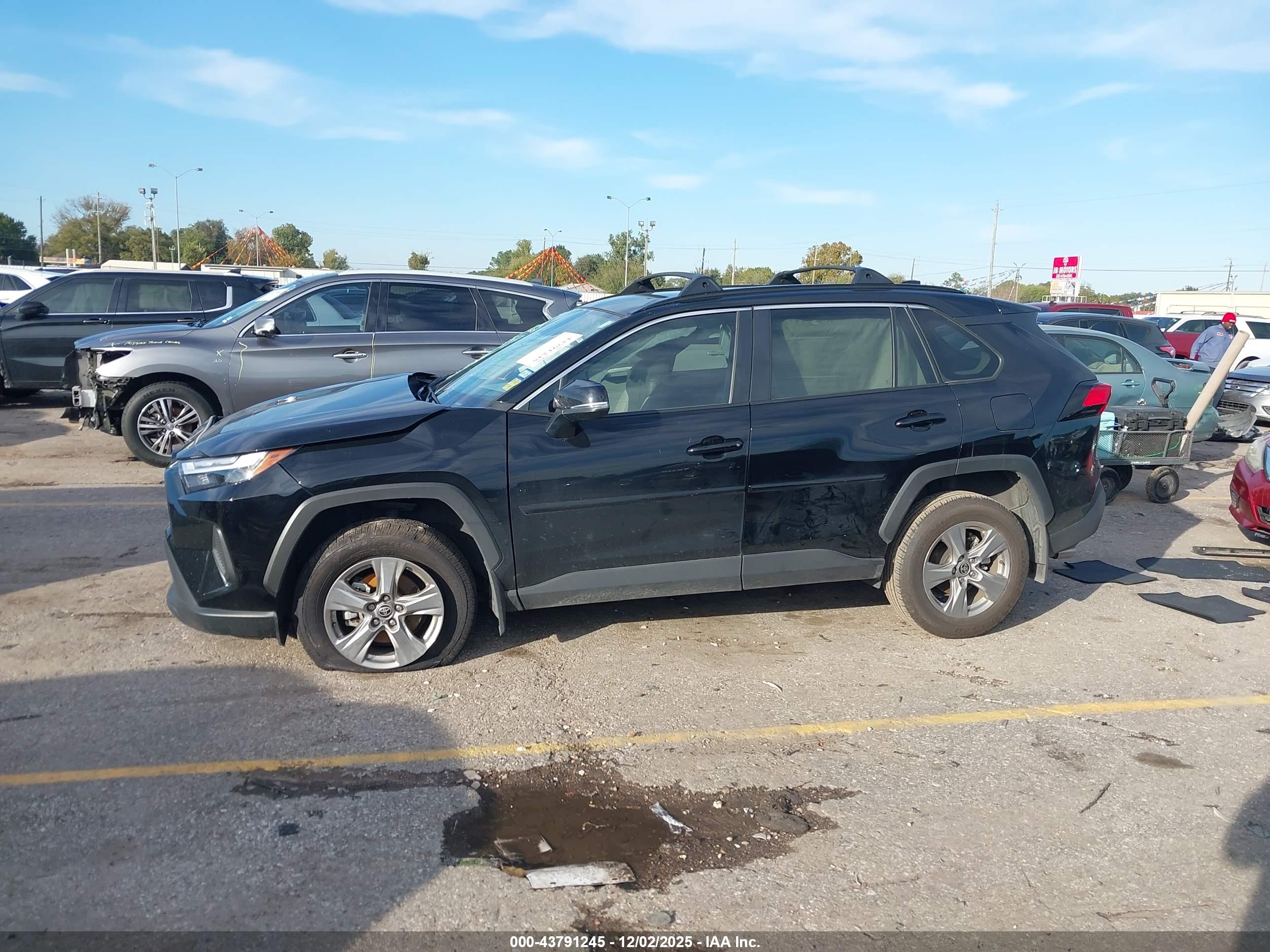 2024 TOYOTA RAV4 XLE