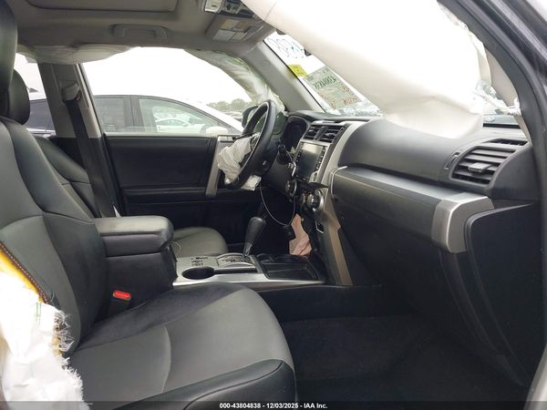 2022 TOYOTA 4RUNNER SR5 PREMIUM