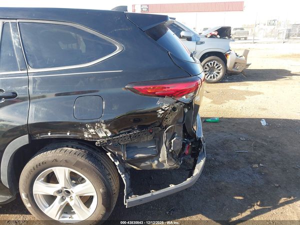 2021 TOYOTA HIGHLANDER LE