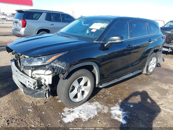 2021 TOYOTA HIGHLANDER LE