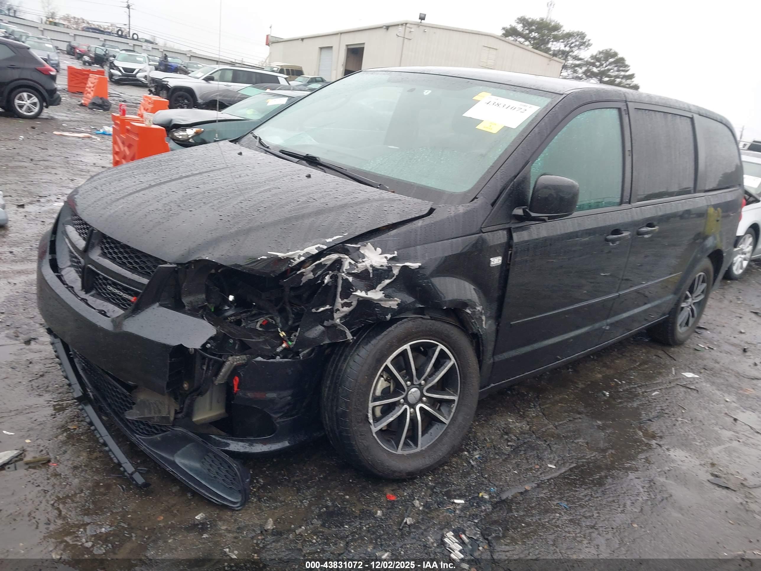 2014 DODGE GRAND CARAVAN SE 30TH ANNIVERSARY — I2