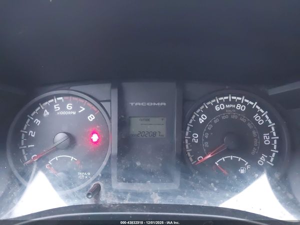 2017 TOYOTA TACOMA SR