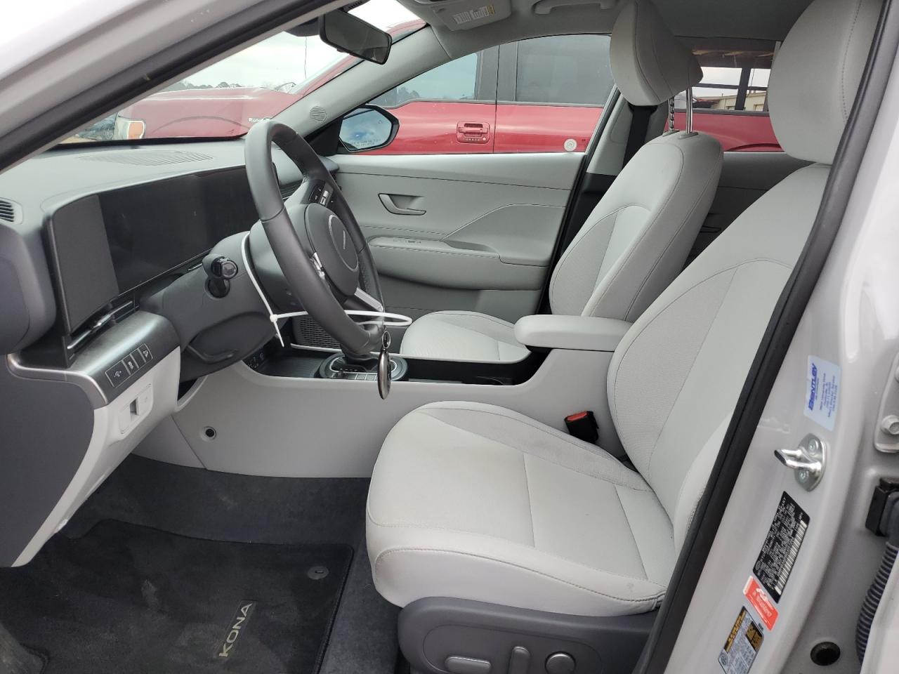 2024 HYUNDAI KONA SE