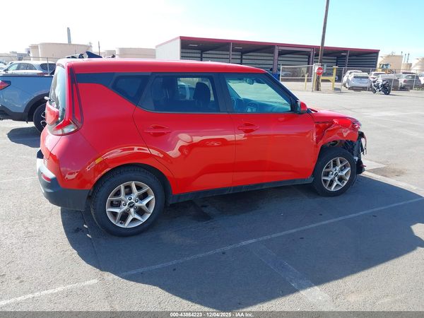2022 KIA SOUL LX