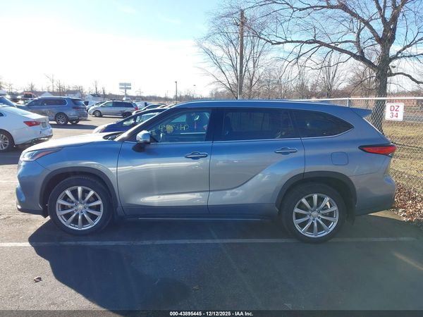 2023 TOYOTA HIGHLANDER PLATINUM