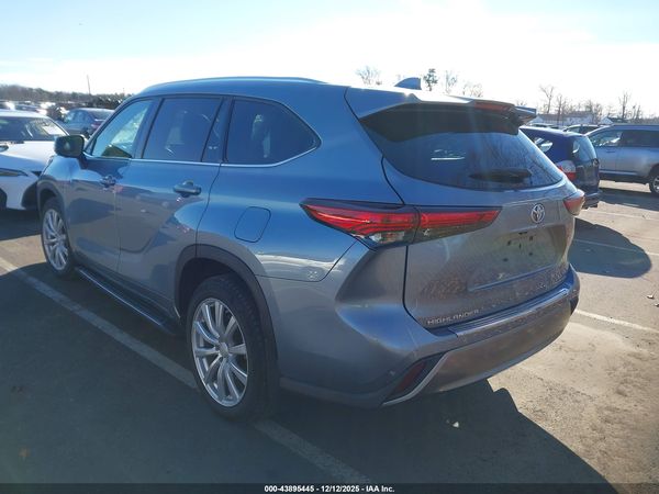 2023 TOYOTA HIGHLANDER PLATINUM