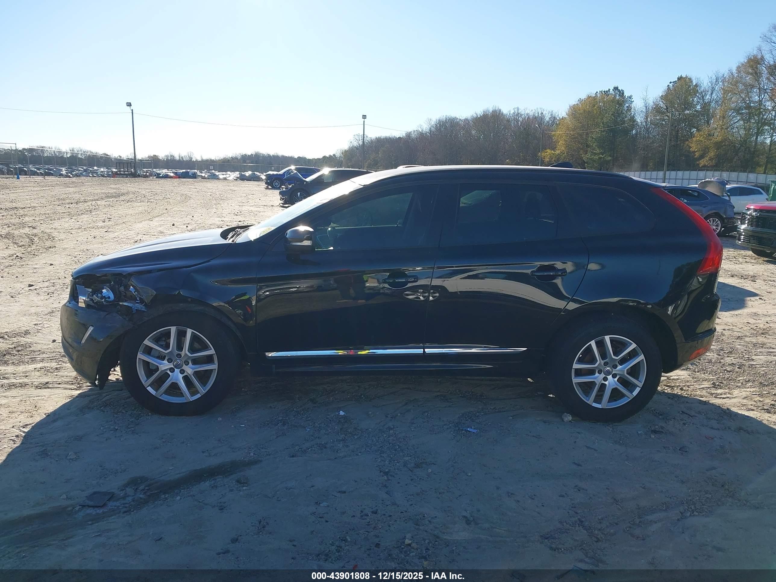 2017 VOLVO XC60 T5
