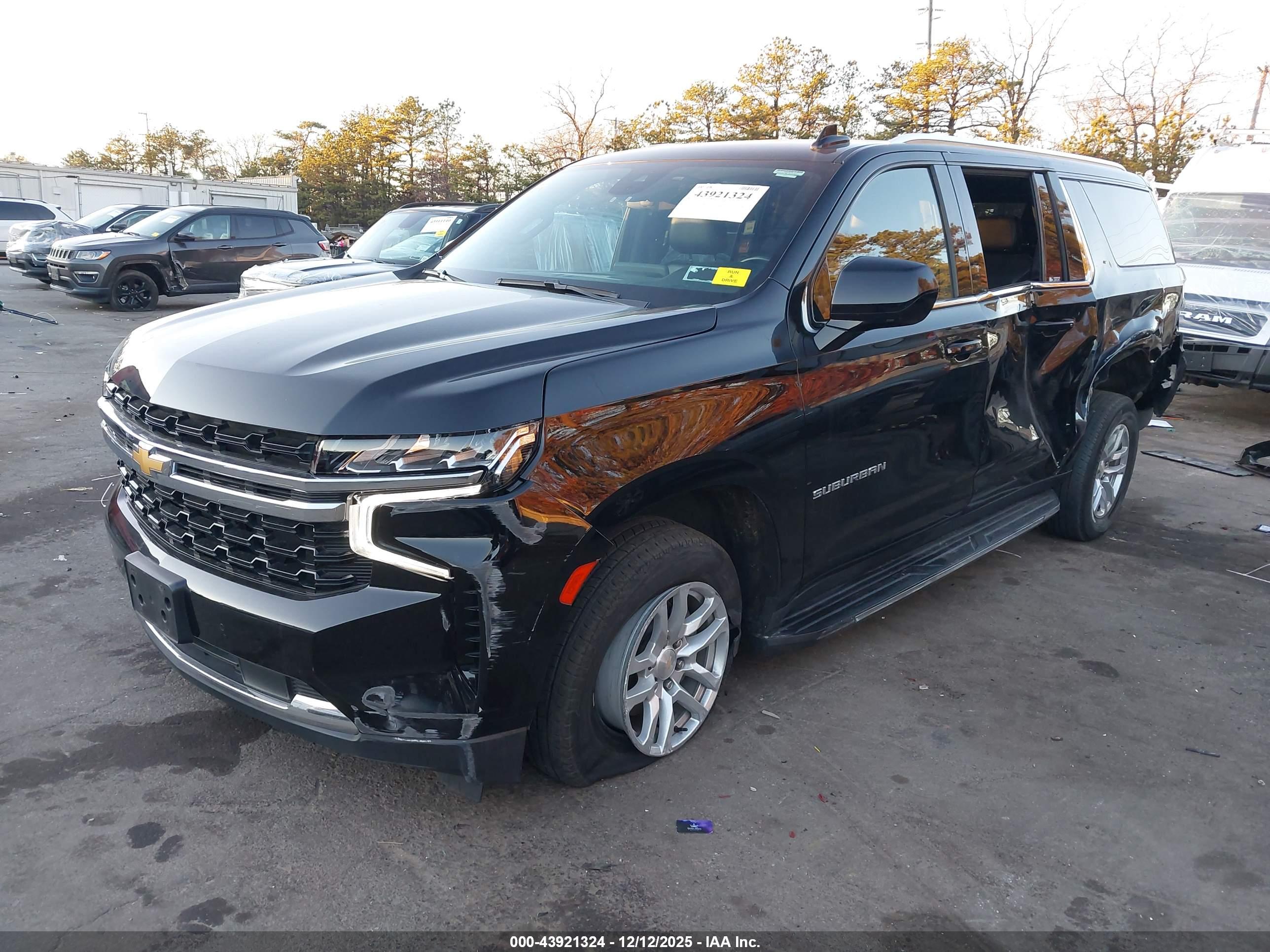 2023 CHEVROLET SUBURBAN 4WD LS — I2