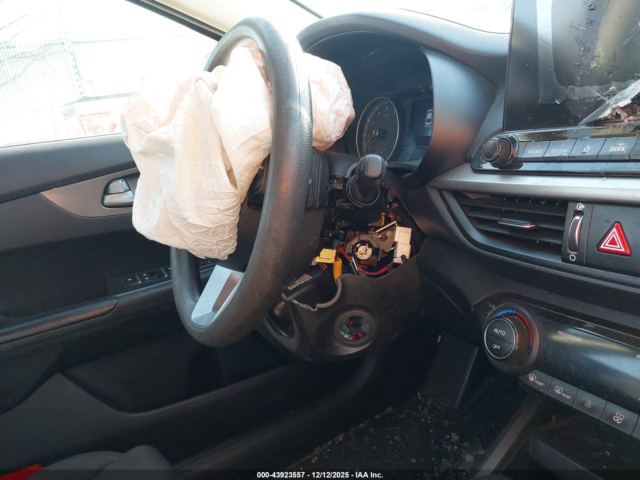 2019 KIA FORTE LXS