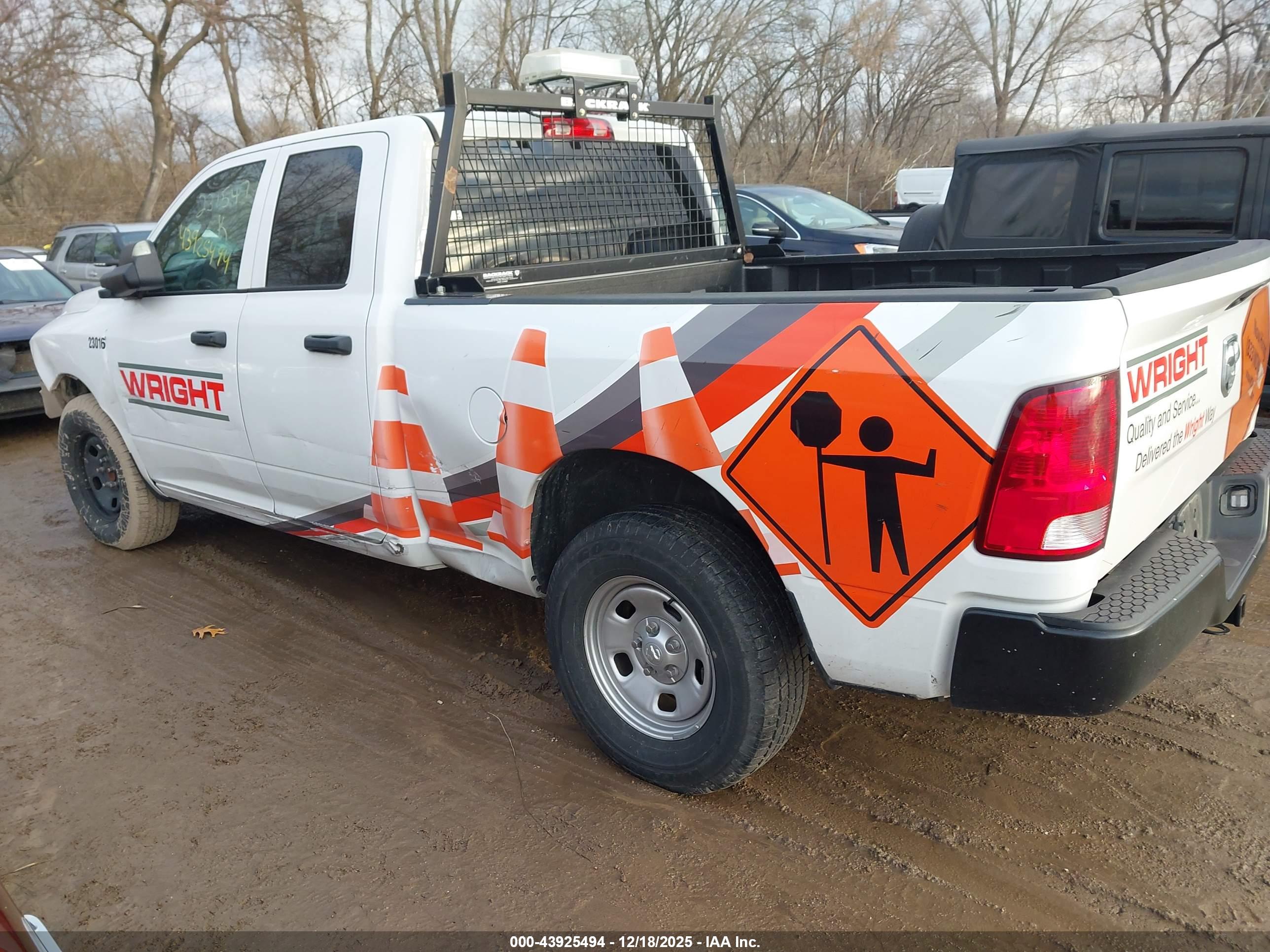 2022 RAM 1500 CLASSIC TRADESMAN  4X2 6'4 BOX