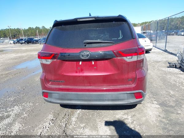 2019 TOYOTA HIGHLANDER SE