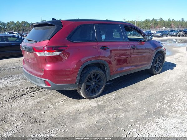 2019 TOYOTA HIGHLANDER SE