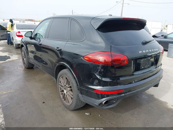 2017 PORSCHE CAYENNE PLATINUM EDITION