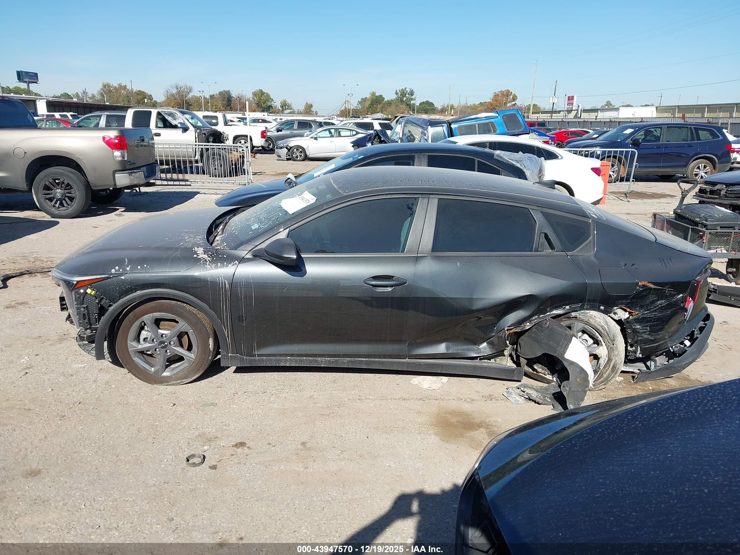 2025 KIA K4 LXS
