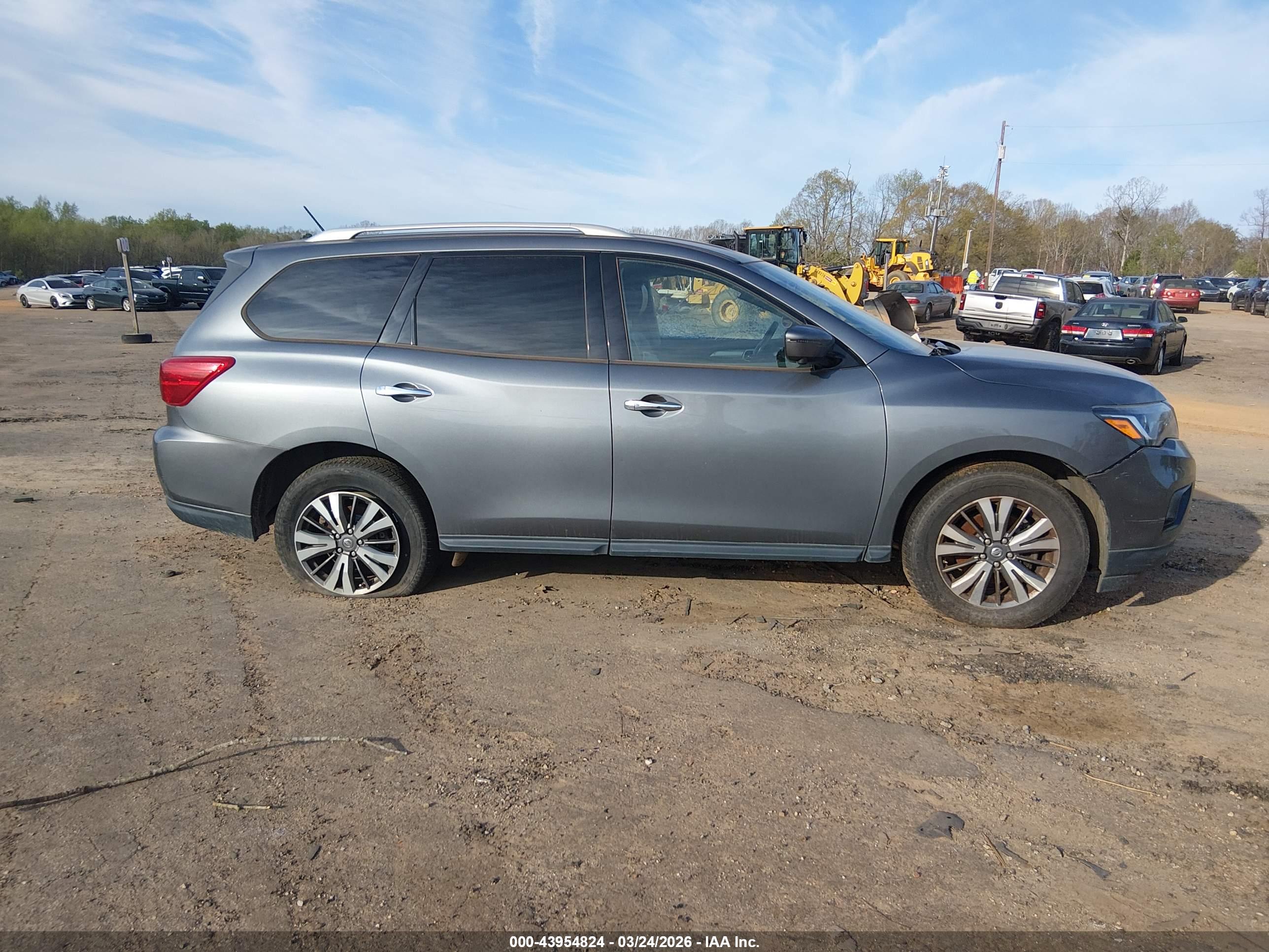 2018 NISSAN PATHFINDER SL