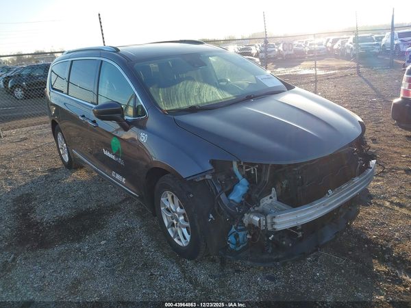 2020 CHRYSLER PACIFICA TOURING L — I1