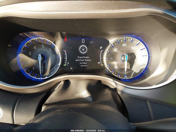 2020 CHRYSLER PACIFICA TOURING L — I7
