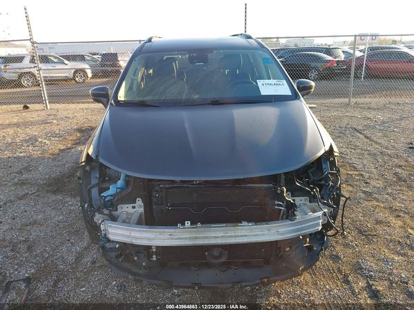 2020 CHRYSLER PACIFICA TOURING L — I115
