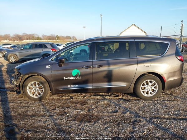2020 CHRYSLER PACIFICA TOURING L — I117
