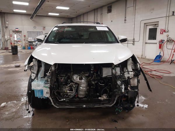 2017 TOYOTA HIGHLANDER LE PLUS