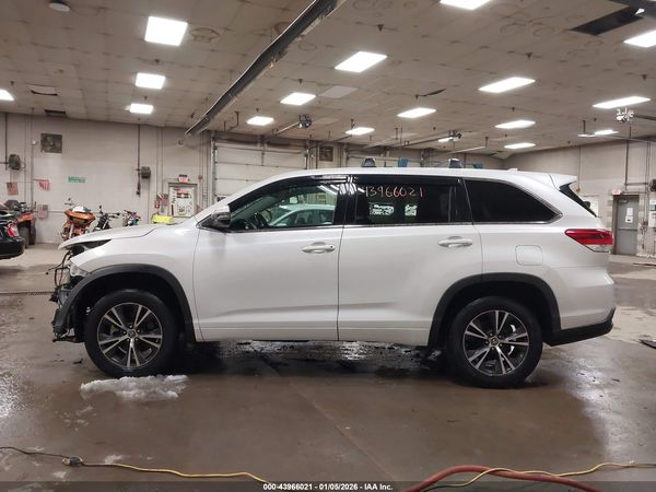 2017 TOYOTA HIGHLANDER