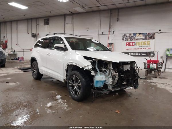 2017 TOYOTA HIGHLANDER LE PLUS