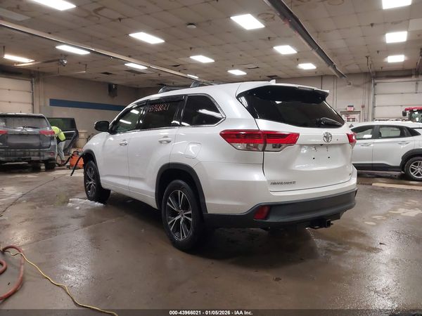 2017 TOYOTA HIGHLANDER LE PLUS