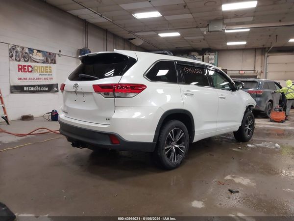 2017 TOYOTA HIGHLANDER LE PLUS