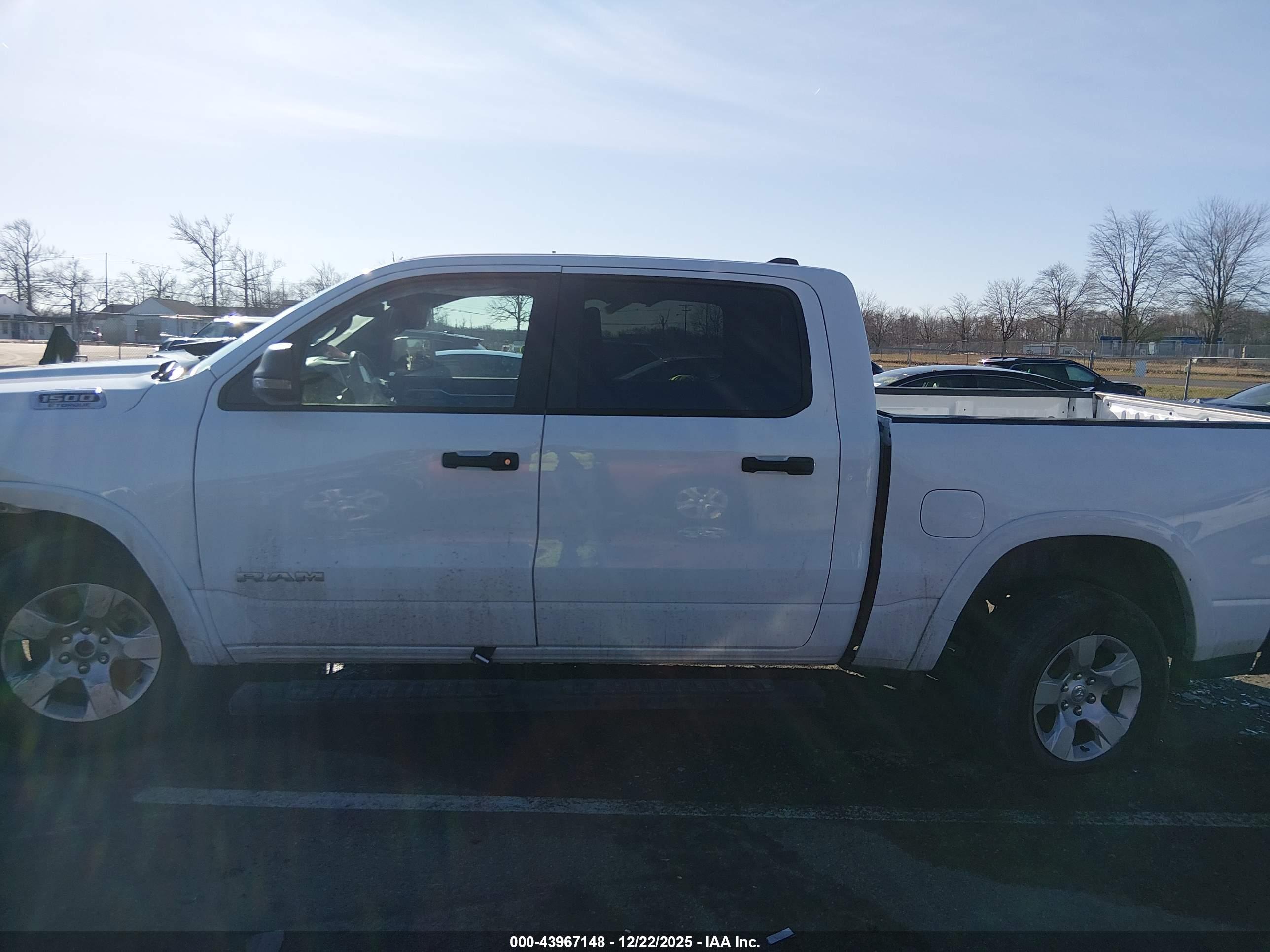 2025 RAM 1500 BIG HORN  4X4 5'7 BOX