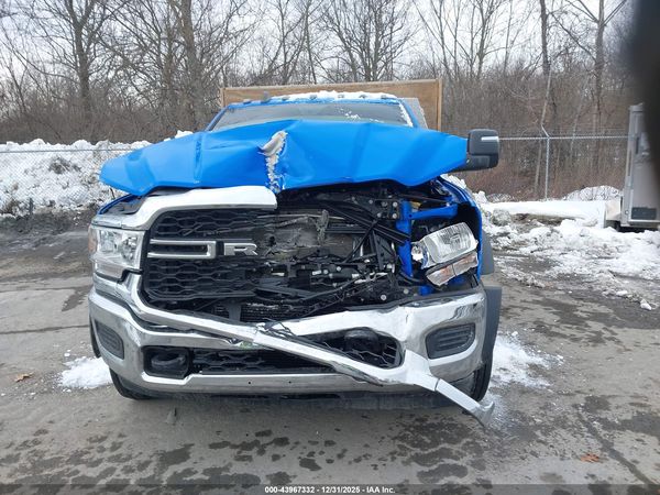 2024 RAM 5500 CHASSIS TRADESMAN/SLT