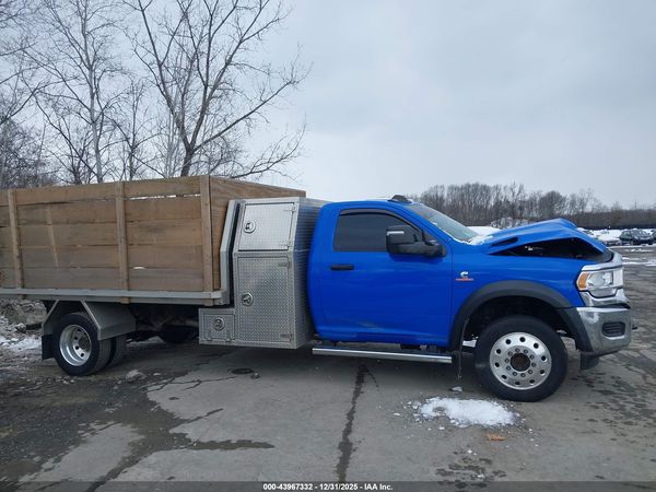 2024 RAM 5500 CHASSIS TRADESMAN/SLT