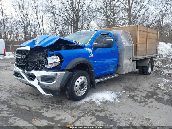 2024 RAM 5500 CHASSIS TRADESMAN/SLT