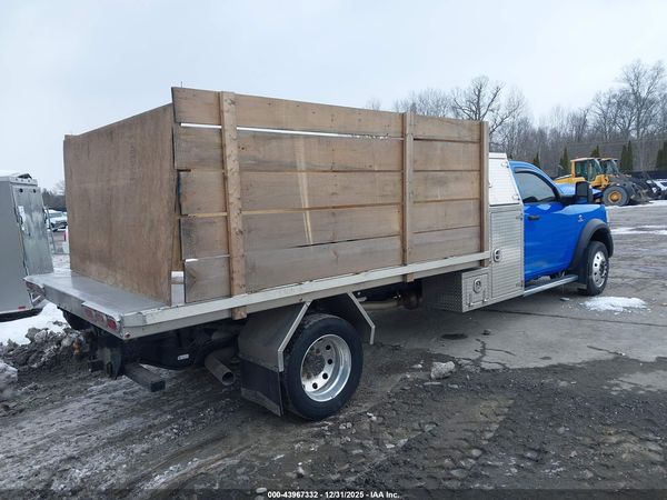 2024 RAM 5500 CHASSIS TRADESMAN/SLT