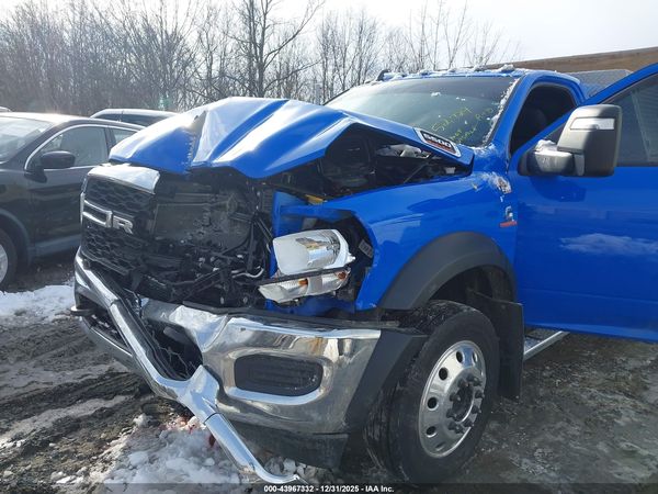 2024 RAM 5500 CHASSIS TRADESMAN/SLT