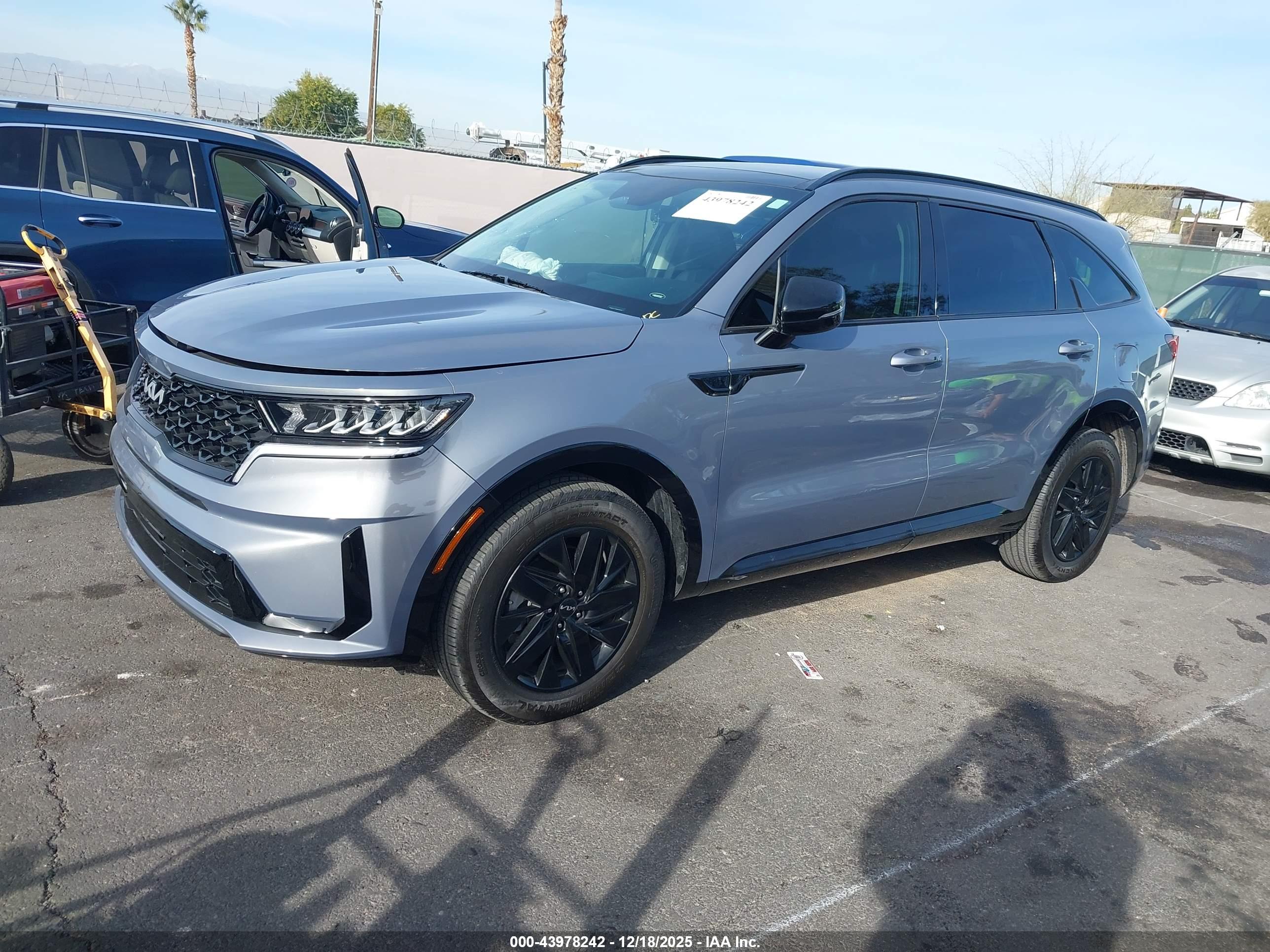 2023 KIA SORENTO S